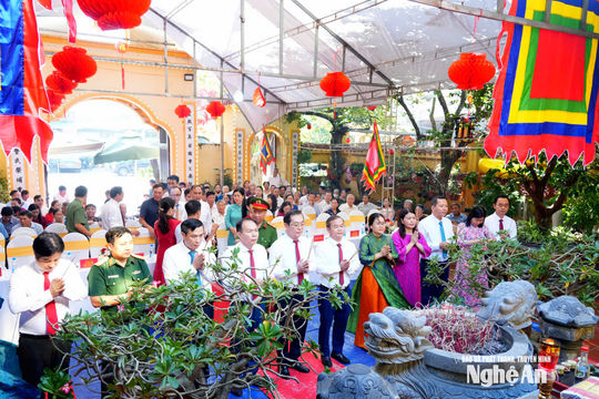 Trang trọng lễ kỷ niệm 726 ngày mất của Hưng Đạo Đại Vương Trần Quốc Tuấn tại Nghệ An