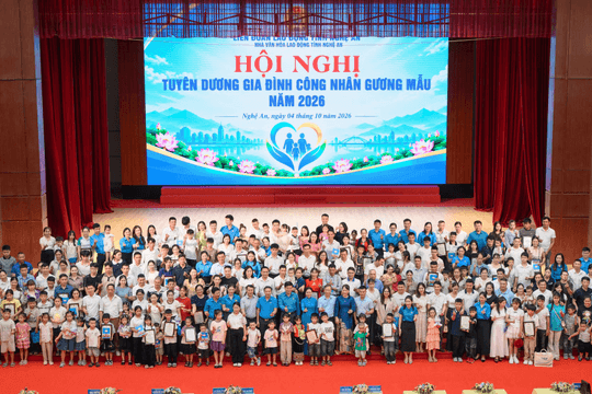 Công đoàn Nghệ An đồng hành giữ lửa mái ấm