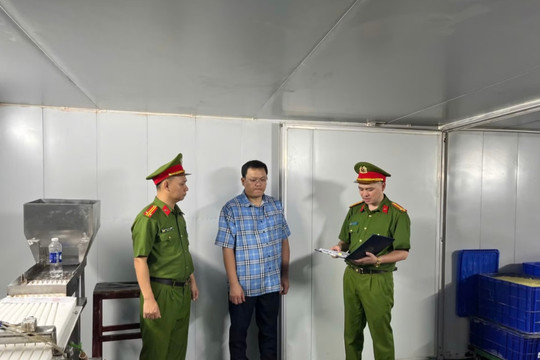 Khởi tố 4 bị can trong vụ sản xuất hàng triệu sản phẩm viên sủi giả