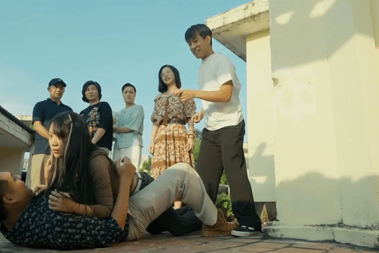 Tập cuối phim Mùa hè năm ấy: Màn cầu hôn xúc động của Phương, Khánh và cú bẻ lái bất ngờ
