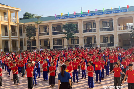 Toàn bộ học sinh điểm lẻ Tiến Sơn trở lại trường sau hơn 1 tháng gián đoạn