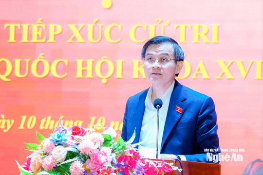 Giám đốc Học viện Chính trị Quốc gia Hồ Chí Minh Đoàn Minh Huấn tiếp xúc cử tri xã Hưng Nguyên Nam