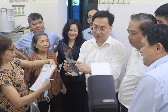 Nghệ An: Khám, tầm soát bệnh lý hô hấp miễn phí cho người cao tuổi tại cộng đồng