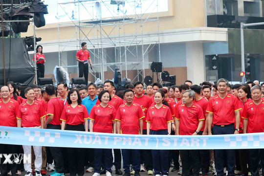 Thường trực Ban Bí thư dự Lễ phát động phong trào 'Mỗi người dân lựa chọn ít nhất một môn thể thao phù hợp để tập luyện thường xuyên'