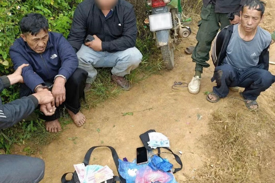 Bắt giữ 2 đối tượng, thu hơn 70 gam heroin cùng hơn 500 viên ma túy