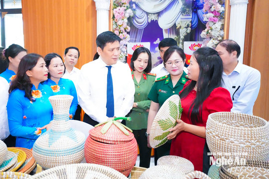 Nghệ An gặp mặt, đối thoại với nữ lãnh đạo, quản lý doanh nghiệp, hợp tác xã, tổ hợp tác