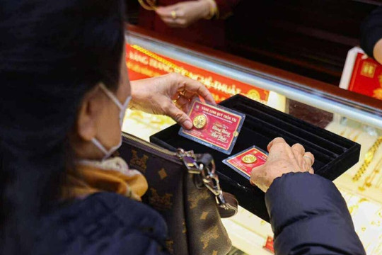 Giá vàng hôm nay 12/10/2026: SJC về mức 141,3 - 144,3 triệu đồng/lượng, giảm 500.000 đồng