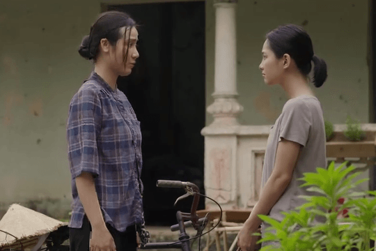 Phim Căn nhà không mái che tập 1: Hạnh quyết định ly hôn Toản sau nhiều năm chịu đòn roi