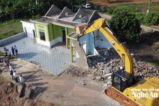 Ngày mai (14/10), xã Nam Đàn sẽ cưỡng chế thu hồi đất đối với 5 hộ dân phục vụ thi công dự án cao tốc Vinh - Thanh Thủy