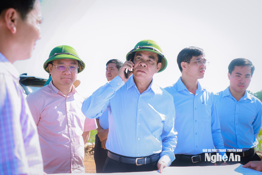 Dự án hơn 57 tỷ đồng chậm tiến độ, Chủ tịch UBND tỉnh Nghệ An trực tiếp điện đôn đốc nhà thầu từ hiện trường