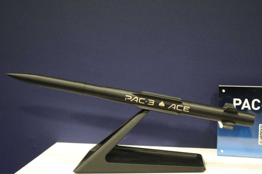 Mỹ giới thiệu tên lửa Patriot PAC-3 ACE giá rẻ cùng mẫu đạn chiến thuật Badger Mk1 của Anh