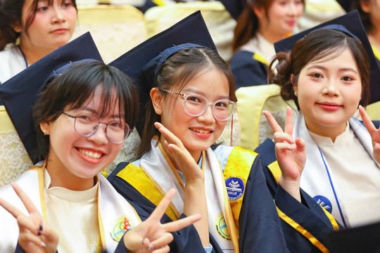 Thủ tướng yêu cầu làm sạch 12 triệu dữ liệu văn bằng, chứng chỉ trên VNeID