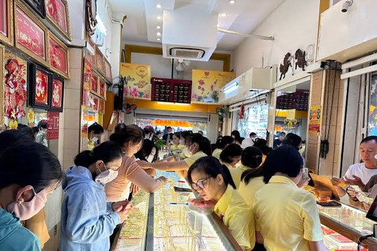 Bảng giá vàng chiều 15/10/2026: Giá vàng nhẫn trơn, vàng miếng SJC, DOJI, BTMC, BTMH