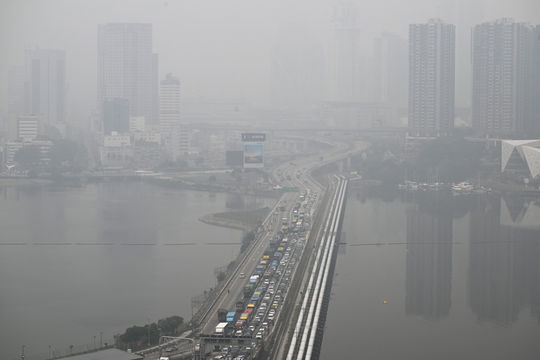 Thảm họa cháy rừng ở Indonesia: 4 người tử vong, khói độc bao trùm Đông Nam Á