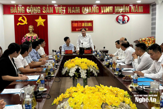 Ban Tổ chức Tỉnh uỷ trao đổi, học tập kinh nghiệm công tác tổ chức xây dựng Đảng tại tỉnh An Giang