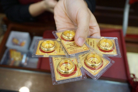 Bảng giá vàng chiều 16/10/2026: Giá vàng nhẫn trơn, vàng miếng SJC, DOJI, BTMC, BTMH