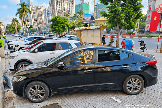 Vụ đập kính 8 ô tô và bài toán đỗ xe ở các chung cư tại Nghệ An