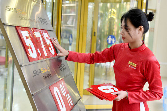 Hạ lãi suất huy động 0,5% để giảm lãi vay: Bài toán giảm chi phí vốn thực chất cho doanh nghiệp