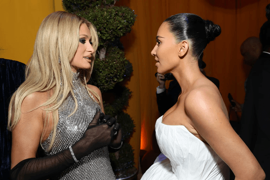 Thực hư tin đồn Kim Kardashian và Paris Hilton rạn nứt tình bạn sau sự cố hủy phỏng vấn