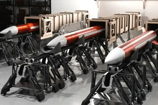 Ukraine nhận ít tên lửa Patriot, Mỹ điều tiêm kích F-22 đến Nhật Bản và rủi ro cáp ngầm