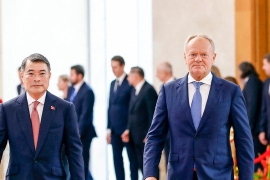 Thủ tướng Lê Minh Hưng chủ trì lễ đón Thủ tướng Ba Lan Donald Tusk