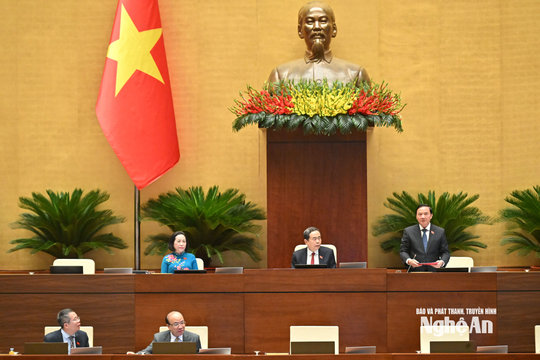 Hôm nay, Quốc hội thảo luận nhiều dự án luật về chứng khoán, bưu chính