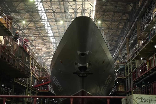 Nga hạ thủy tàu hộ vệ Grozny, Đức ra mắt Contra, Mỹ thử nghiệm trạm điều khiển MQ-25A