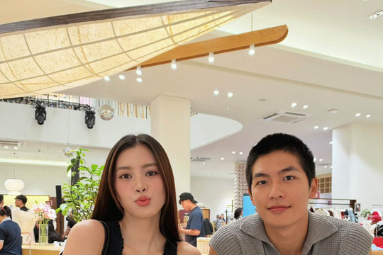 Hoa hậu Tiểu Vy cùng diễn viên Quốc Anh gây sốt với loạt khoảnh khắc thân thiết ngoài đời