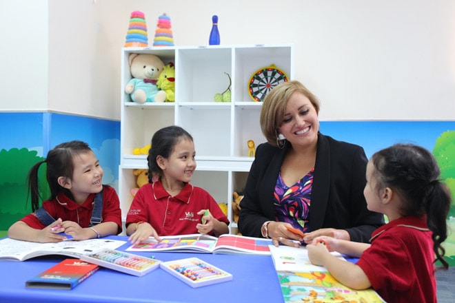 Iran cấm dạy tiếng Anh ở tiểu học đề phòng “xâm lăng văn hóa“