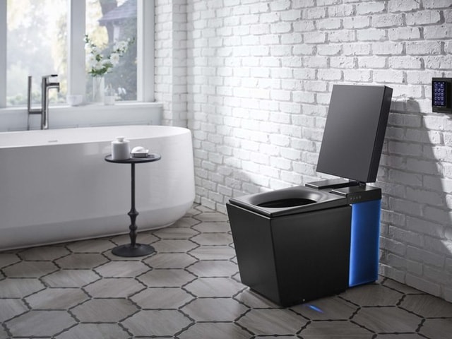 Bồn cầu tự mở nắp, phát nhạc 'chào' người dùng