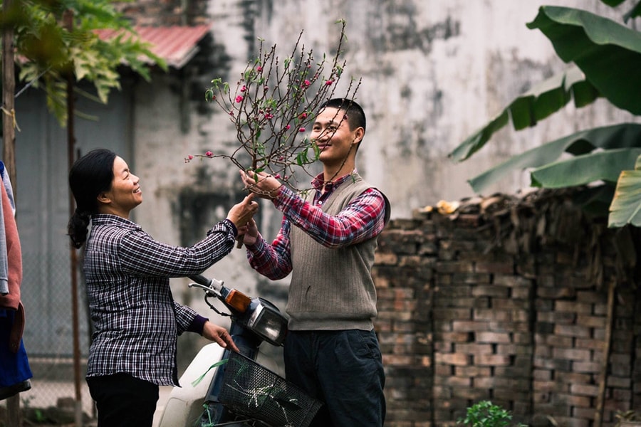 Bộ ảnh “Với mẹ, con là mùa xuân” gây xúc động ngày giáp Tết