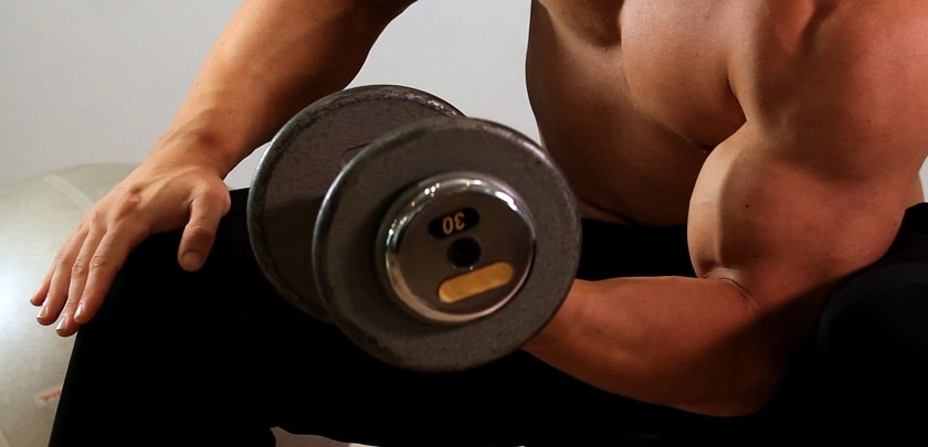 Hướng dẫn tập tạ tay tại nhà đúng cách cho đàn ông