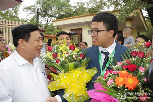 Nghệ An giành 2 giải thưởng cao quý của Hội Toán học Việt Nam