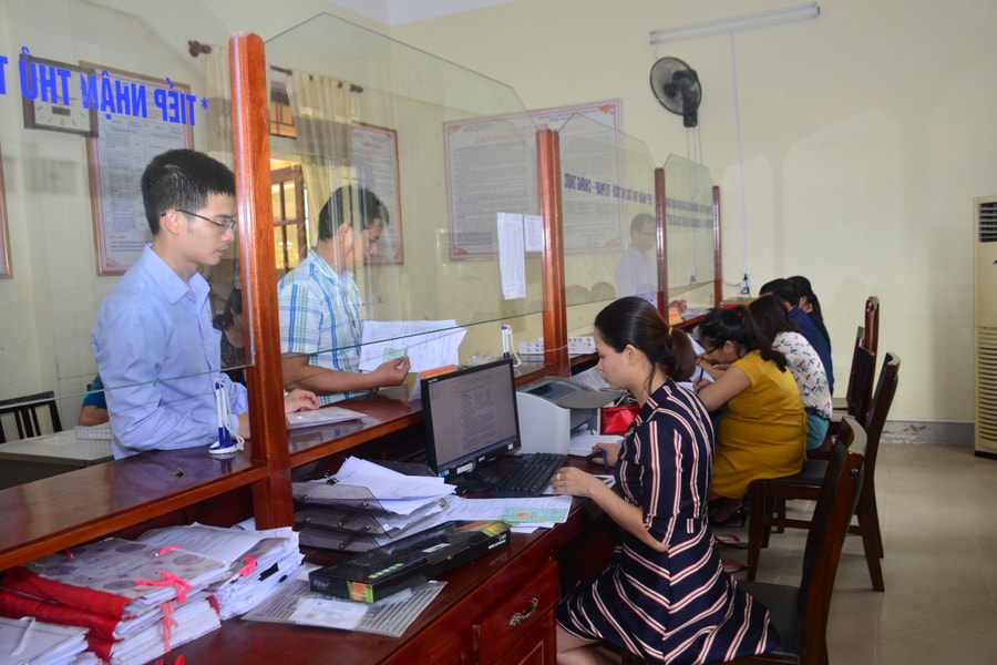 TP. Vinh phát phiếu thăm dò mức độ hài lòng của người dân về thủ tục hành chính