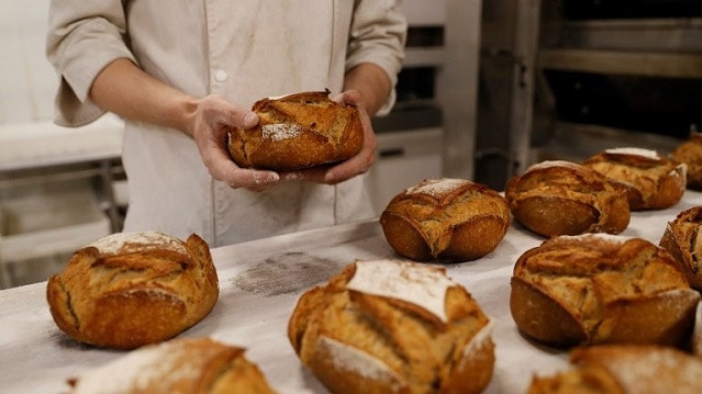 Bị phạt hàng chục triệu đồng vì... làm việc quá chăm chỉ