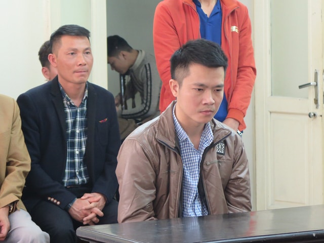 Cựu cán bộ công an phạm tội lừa đảo liên tục khóc ở tòa