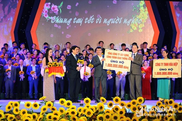 303 tập thể, cá nhân ủng hộ 64,8 tỷ đồng cho Tết Vì người nghèo Mậu Tuất