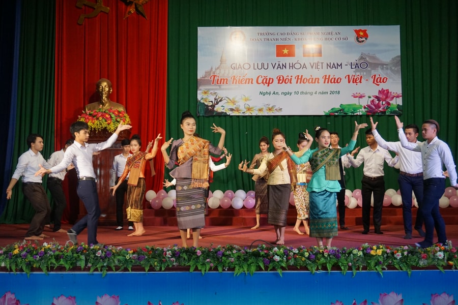 500 sinh viên Việt - Lào vui đón Tết Bunpimay 2018