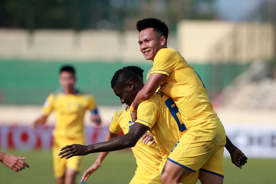Sông Lam Nghệ An 2-1 Tampines Rover: Xứ Nghệ sáng cửa đi tiếp