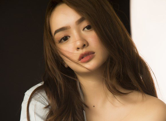 Loạt ảnh gợi cảm của hotgirl "Em chưa 18" Kaity Nguyễn