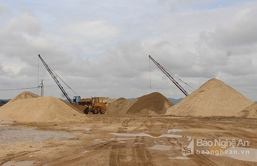 Cần đảm bảo các yếu tố an toàn khi quy hoạch, cấp phép bến cát tại Lam Thành