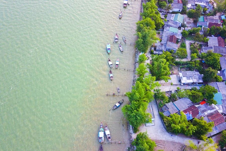 Chiều bình yên ven đê sông Lam