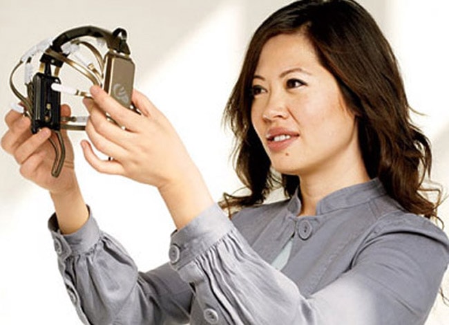 Cô gái gốc Việt nổi tiếng toàn cầu nhờ thiết bị đọc được suy nghĩ