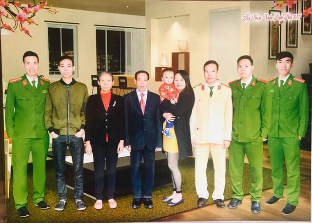 5 anh em trong một gia đình nghèo xứ Nghệ lần lượt đậu vào lực lượng vũ trang