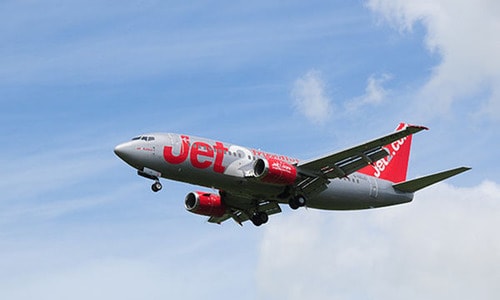 Máy bay Anh rơi tự do từ độ cao hơn 9.000m, hành khách chảy máu mũi