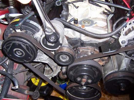 Những tiếng kêu bất thường báo hiệu xe ô tô 'đòi tiền'