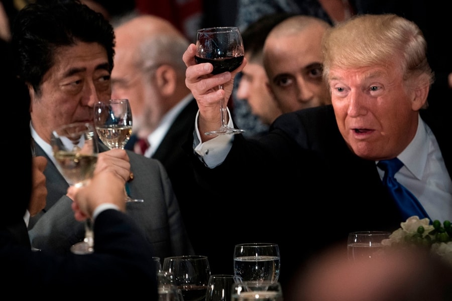 Israel có cách đối phó S-300 của Syria; Tổng thống Trump “nói không” với rượu bia