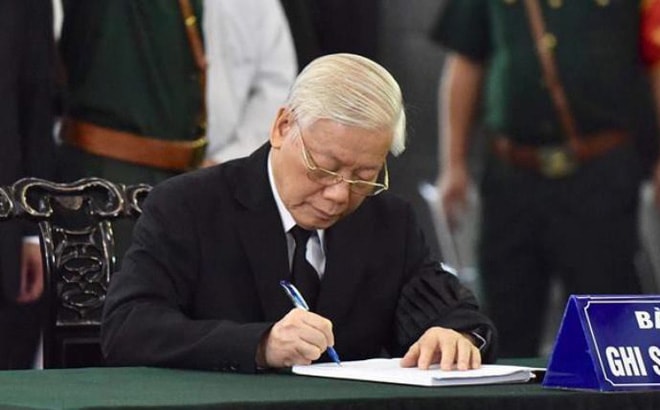 Xúc động lời từ biệt trong sổ tang cố Tổng Bí thư Đỗ Mười 