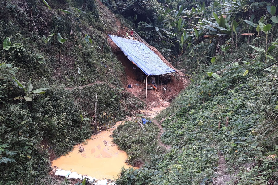 Tái diễn nạn khai thác vàng trái phép ở Tương Dương