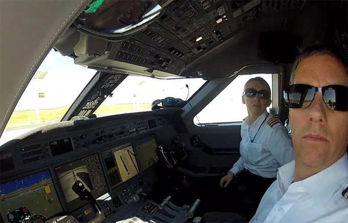 Hai phi công lái máy bay trực thăng tử nạn cùng tỷ phú Vichai là đôi tình nhân